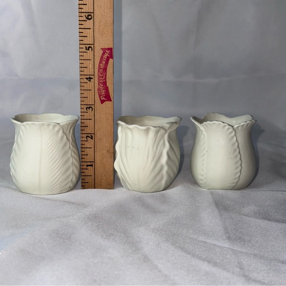 Flower Shape Flower Vases/Candleholders Ivory Set Of 3 - Picture 5 of 5